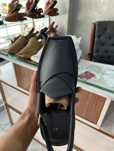 Kaptan Black Leather Chappal